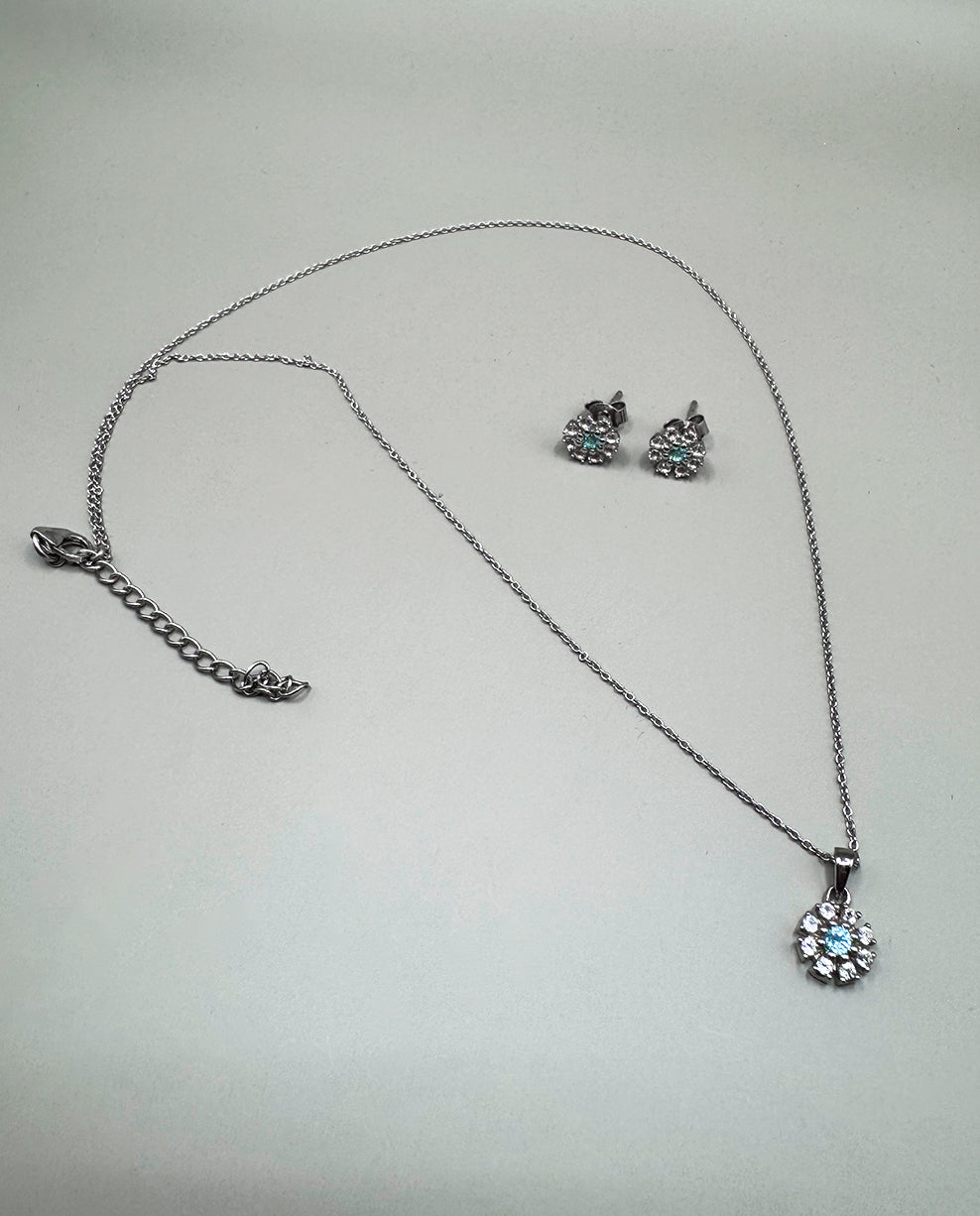 Colar Flor em Prata com Ametistas Brancas e Topázio Azul Sky Naturais