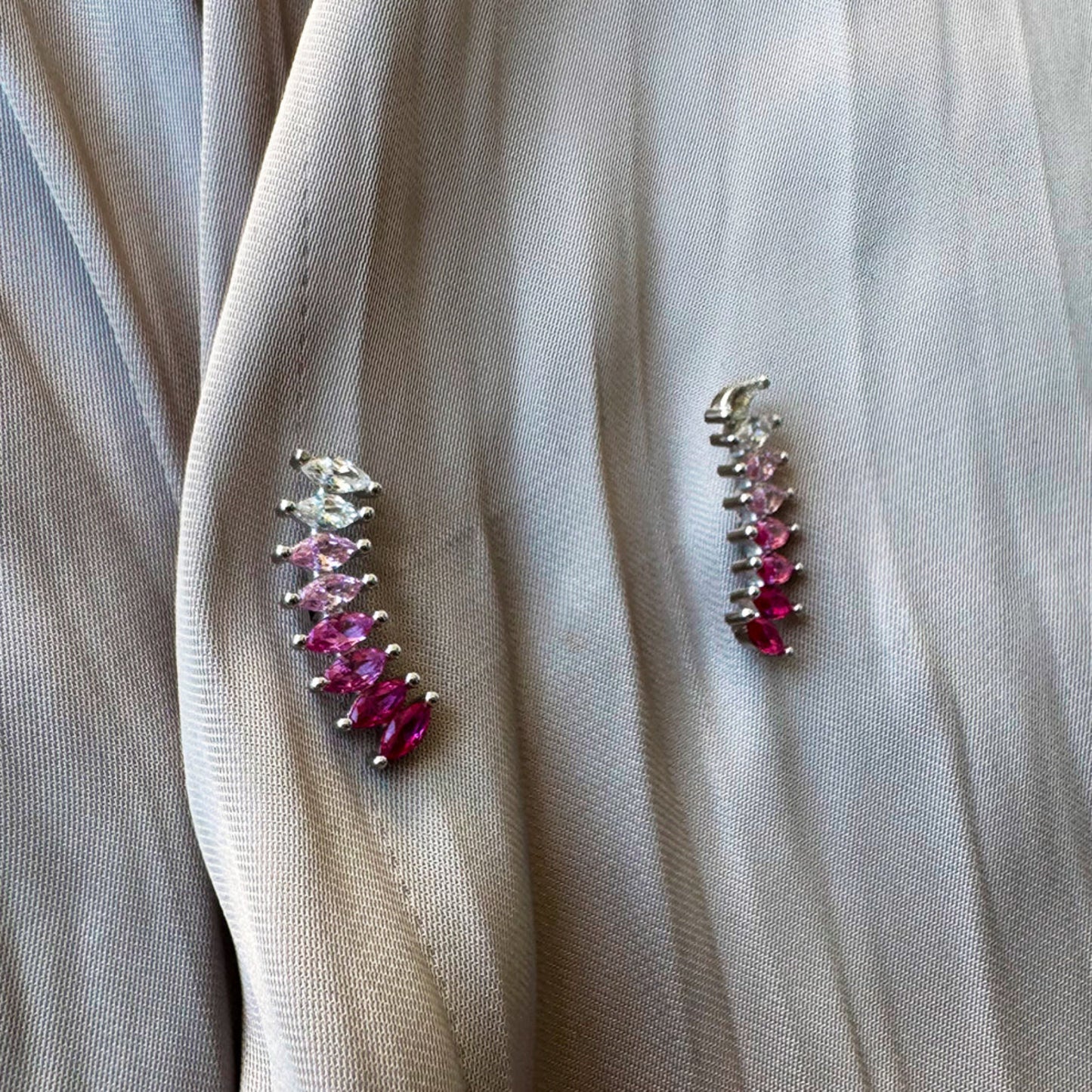 Brinco Ear Cuff Degradê em Prata 925 com Banho de Ródio Princesa