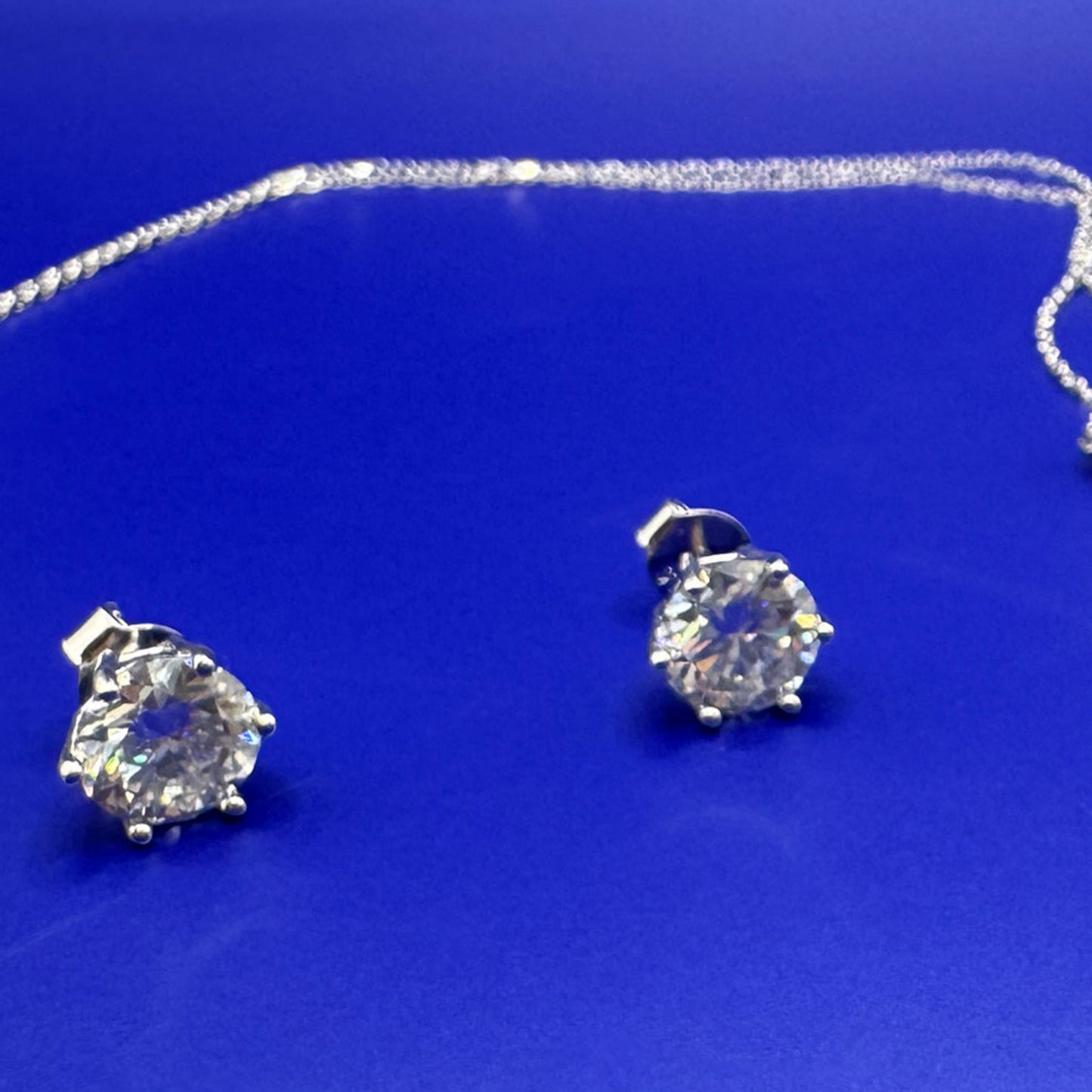 Brinco Cálice em Prata 925 Moissanite de 7mm