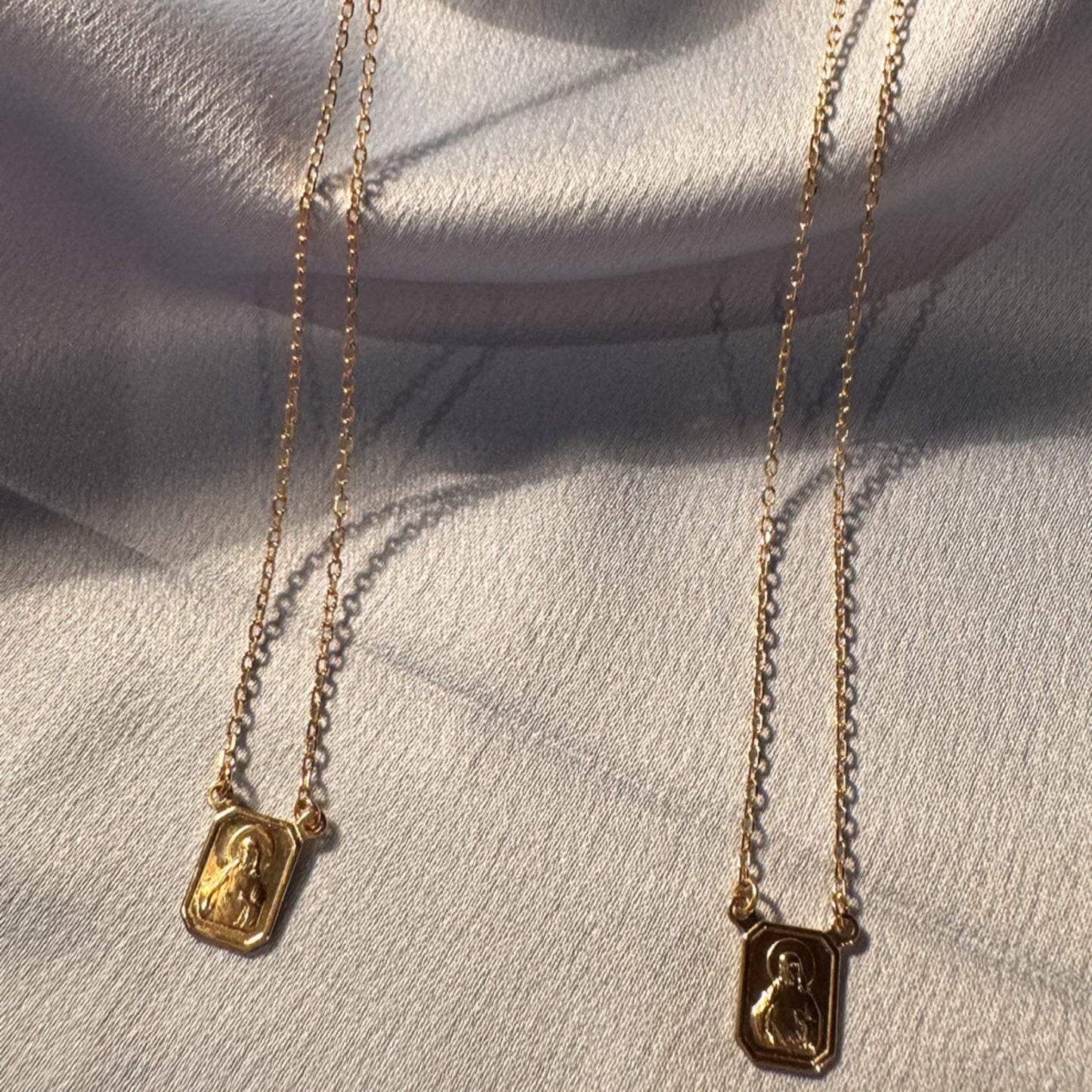 Escapulário Nossa Senhora do Carmo e Sagrado Coração de Jesus em Prata 925 com Banho de Ouro 18k