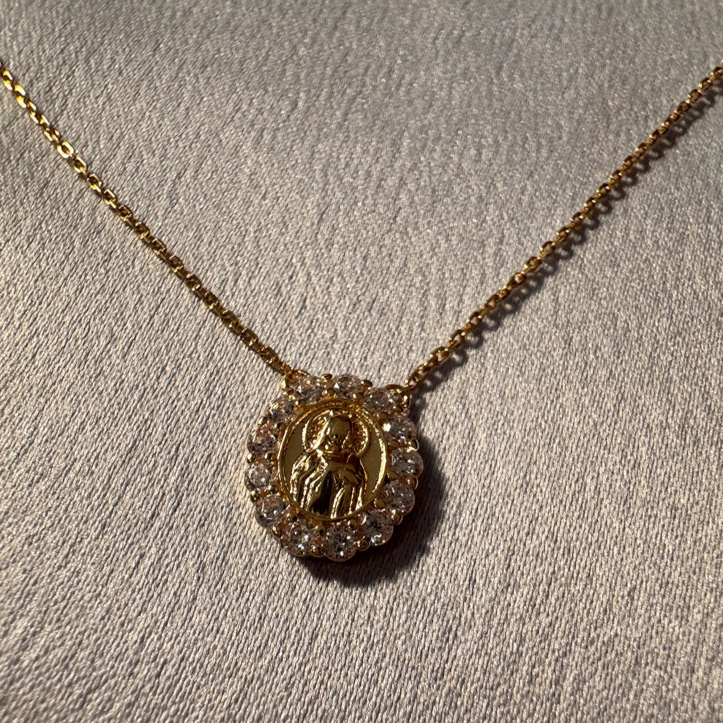 Corrente Sagrado Coração de Jesus em Prata 925 com Banho de Ouro 18k