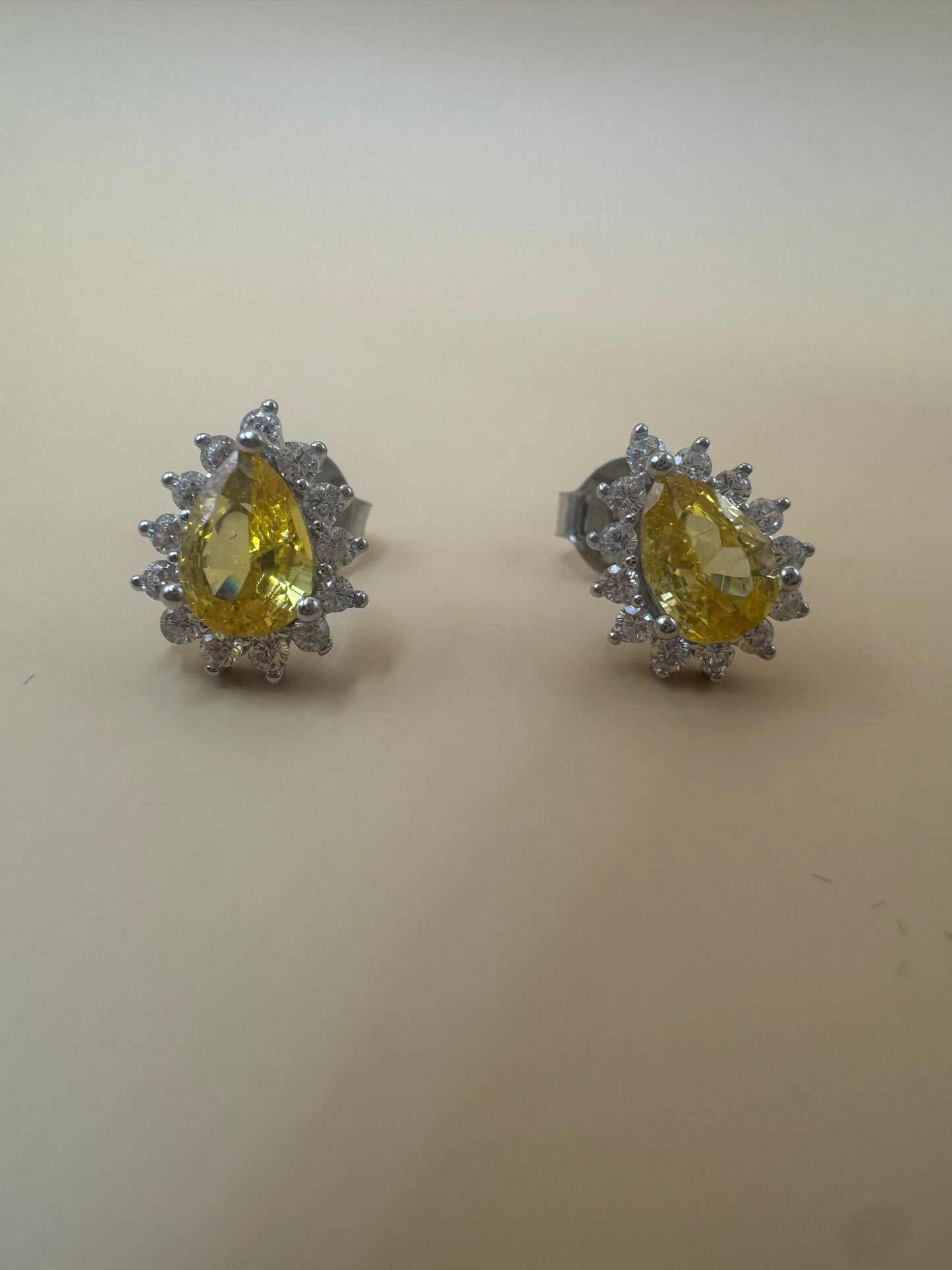 Brinco Princesa Gota Amarelo Fancy em Prata 925 com Banho de Ródio