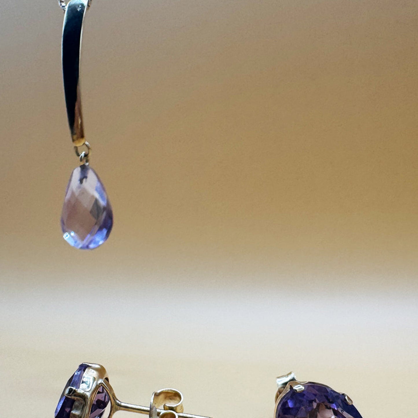 Pingente em Ouro Amarelo 18k/750 com Cristal Lavanda