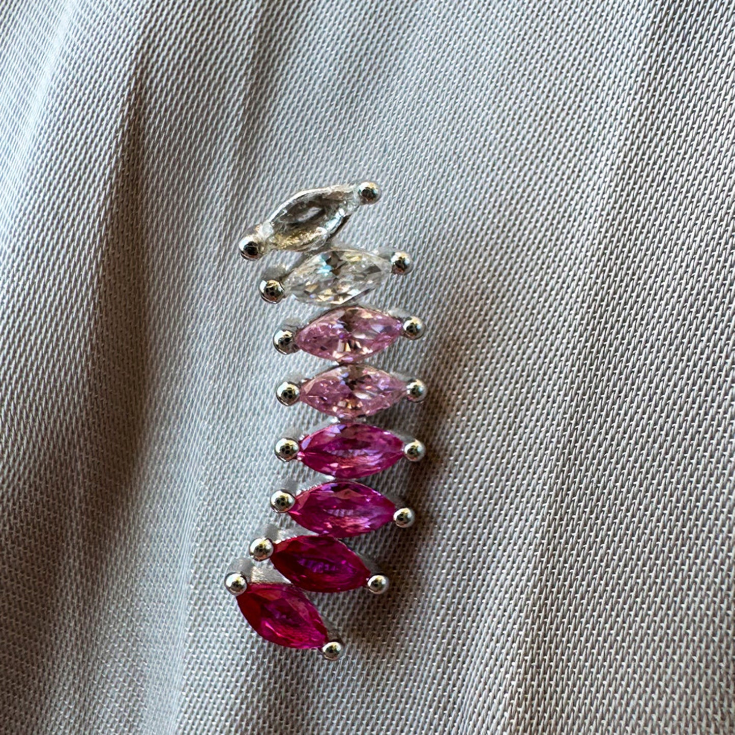 Brinco Ear Cuff Degradê em Prata 925 com Banho de Ródio Princesa
