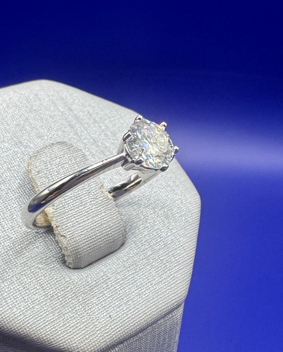 Anel Solitário Prata 925 com Banho de Ródio e Moissanite 6,5 mm