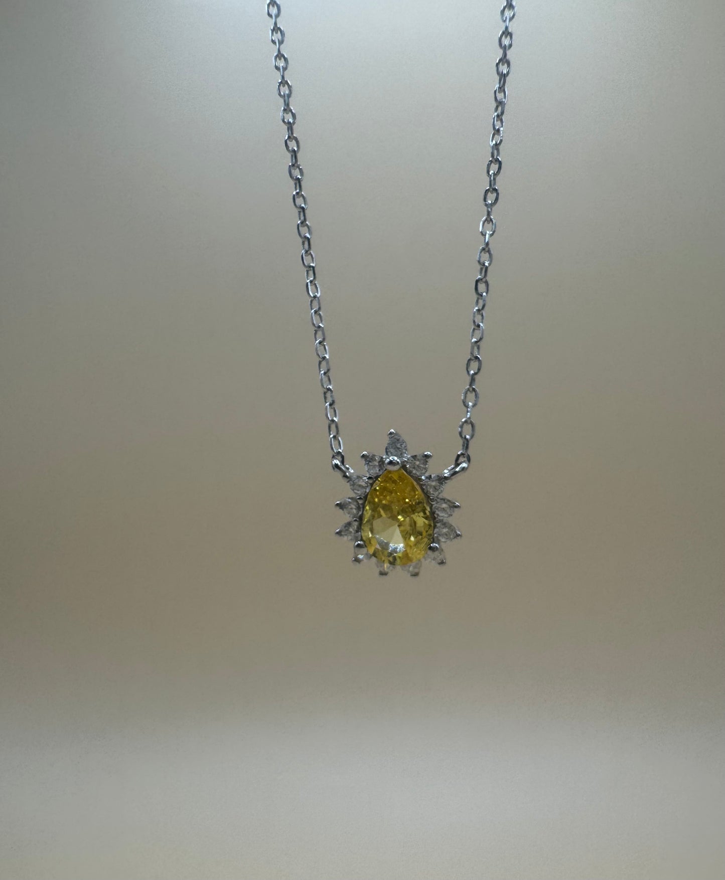 Colar Princesa Gota Amarelo fancy em Prata 925 com Banho de Ródio