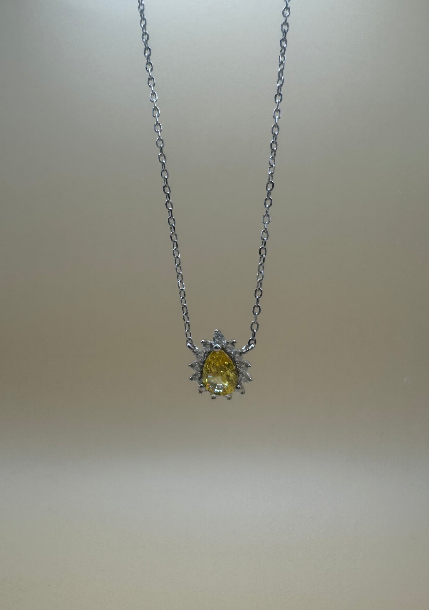 Colar Princesa Gota Amarelo fancy em Prata 925 com Banho de Ródio
