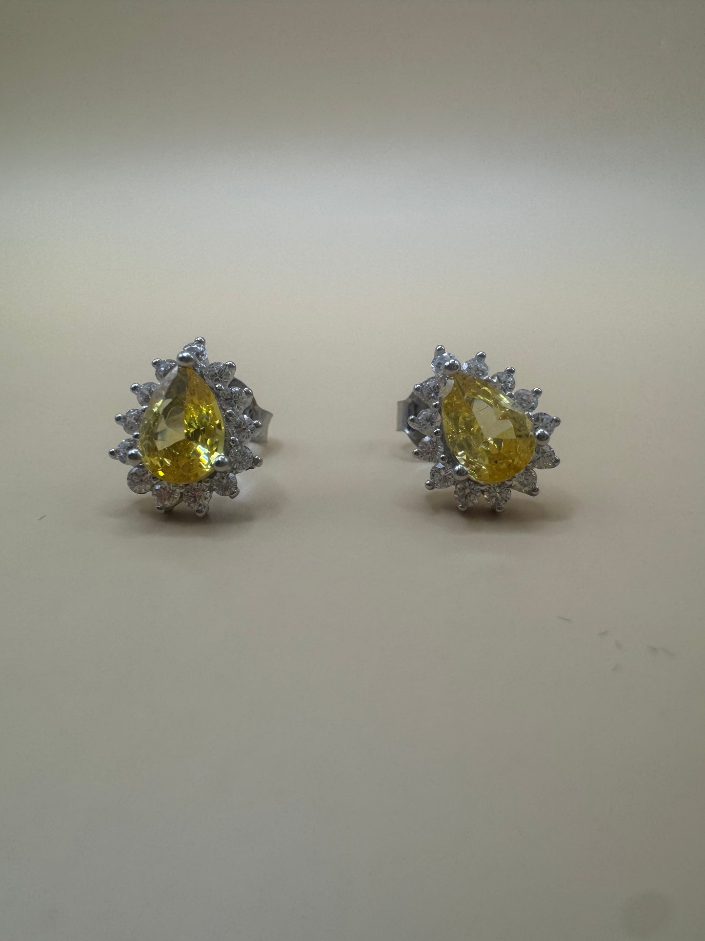 Brinco Princesa Gota Amarelo Fancy em Prata 925 com Banho de Ródio