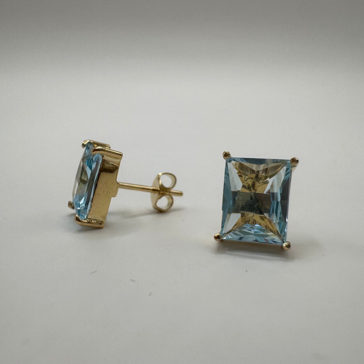 brinco em ouro 18k topázio azul sky