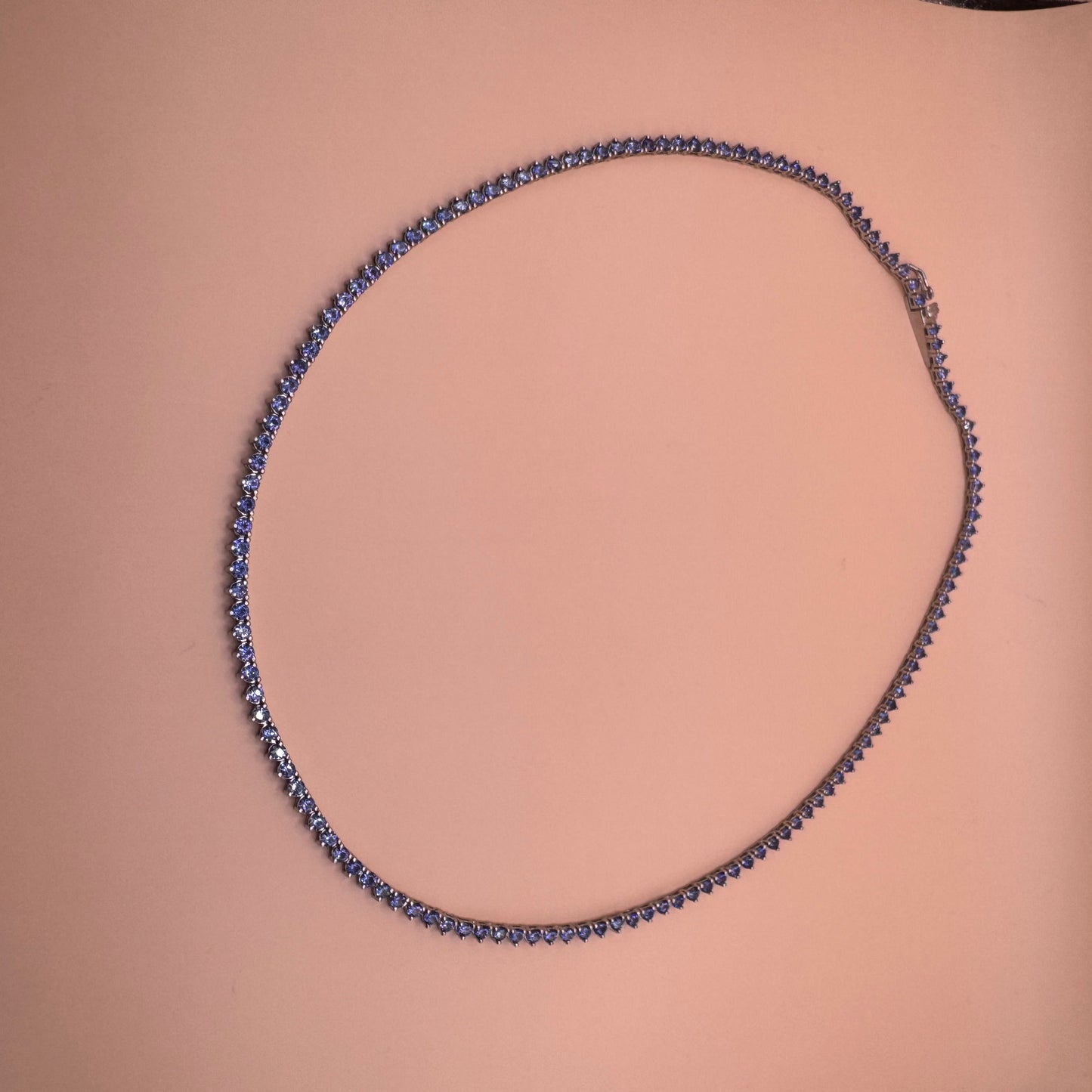 Colar Riviera Tanzanita com Lapidação Faca e Banho de Ródio – 46,5 cm