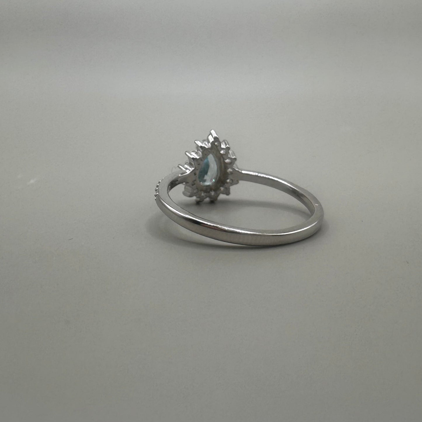Anel Princesa Azul Gota em Prata 925 com Banho de Ródio