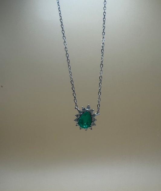 Colar Princesa Gota Verde colombiana em Prata 925 com Banho de Ródio