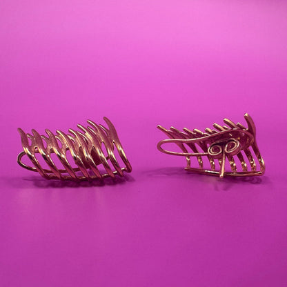 Ear Cuff Ondas em Ouro – Design Autoral