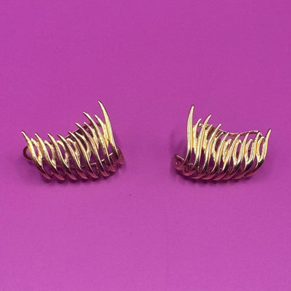 Ear Cuff Ondas em Ouro – Design Autoral