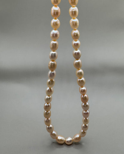 Colar de Pérolas de Água Doce Rosê Gold com Fecho em Prata 925