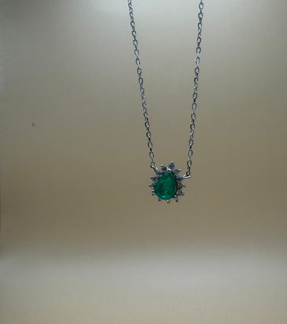 Colar Princesa Gota Verde colombiana em Prata 925 com Banho de Ródio