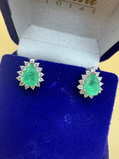 Brinco Princesa Gota verde (tom esmeralda) em Prata 925 com Banho de Ródio